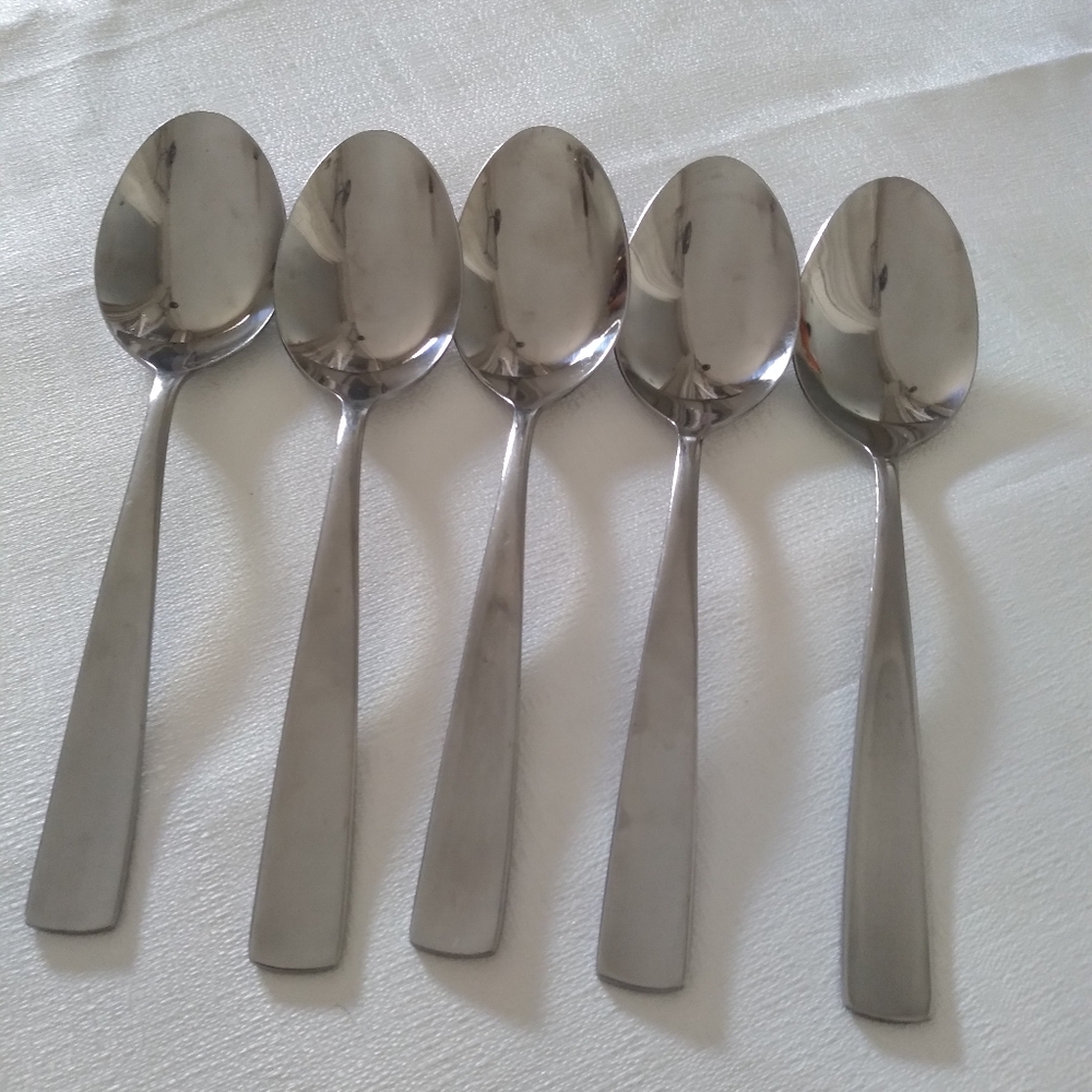 International stainless satin Danford 5 oval soup spoons